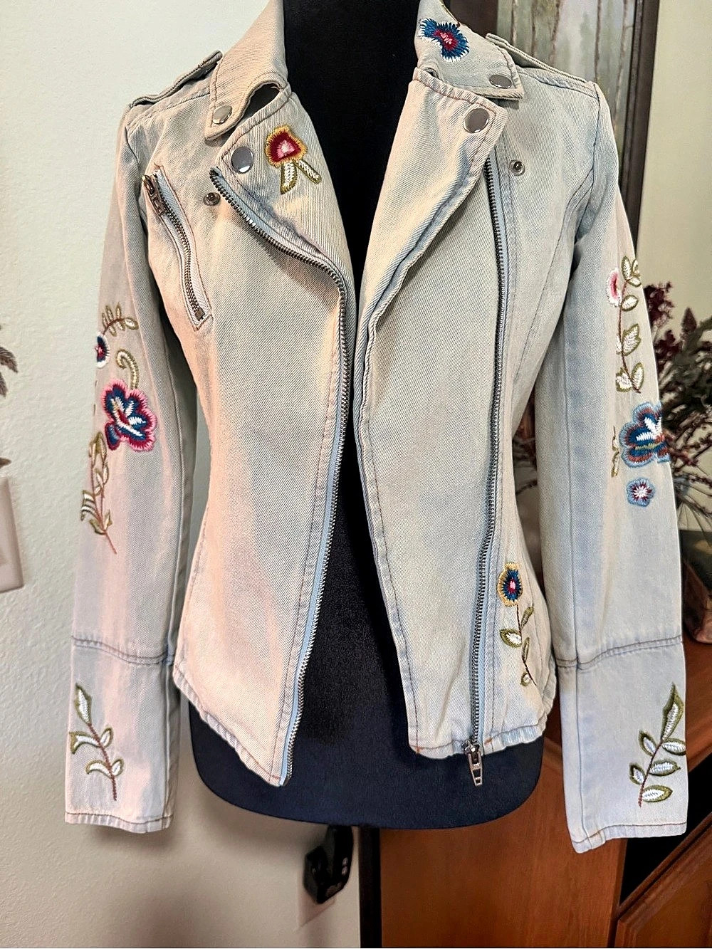 Vintage Candy’s Embroidered Denim Moto Jacket in Blue Size XS